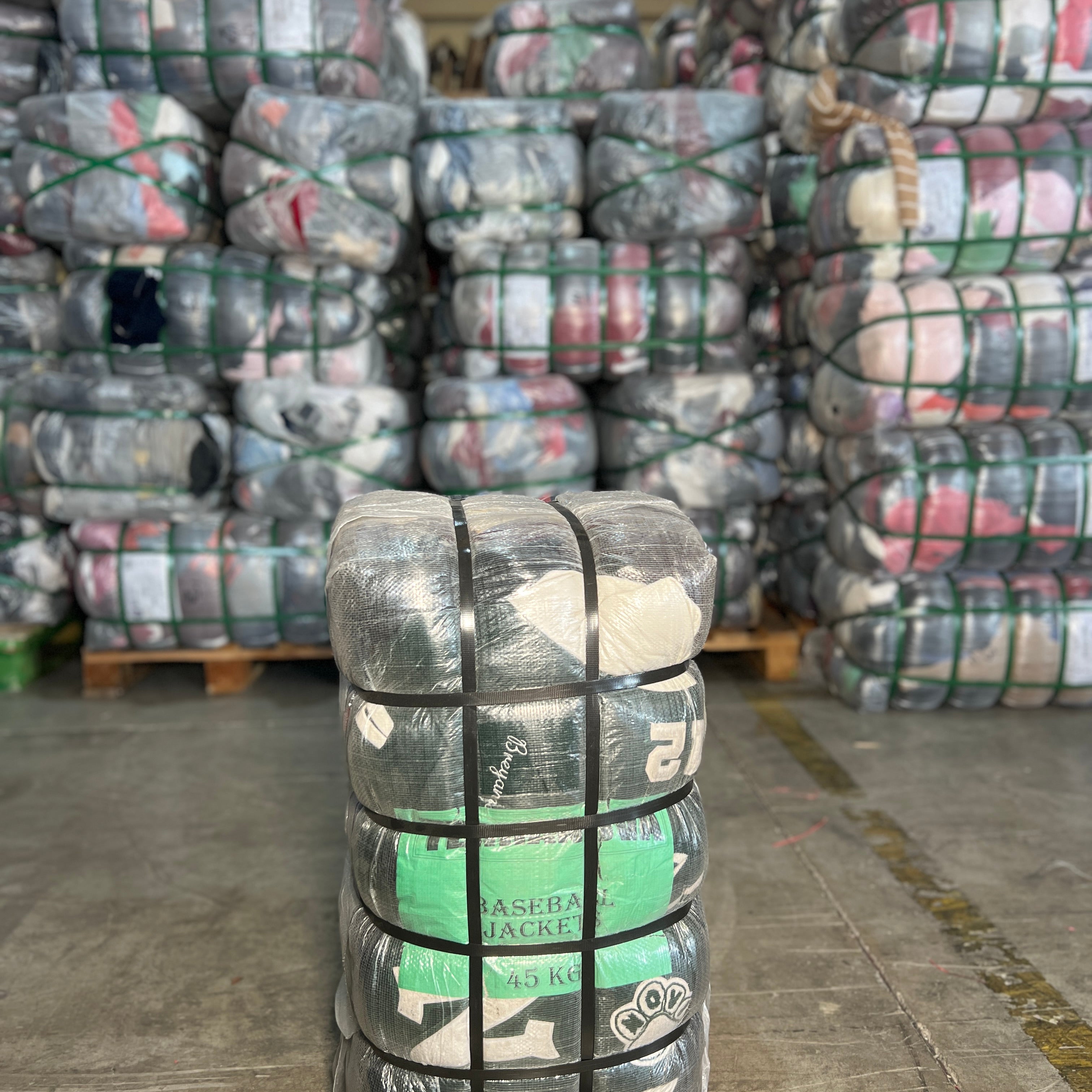 BALA 45KG VARSITY JACKETS Americanas