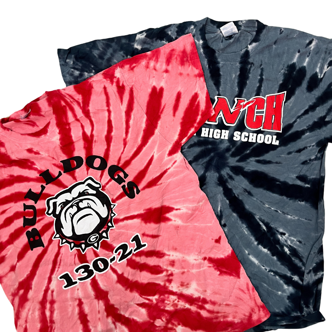 Packen Sie Tie-Dye-T-Shirts für einen Tag ein