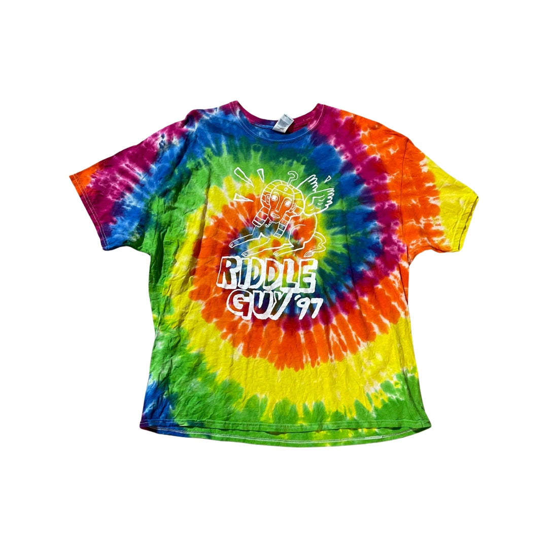 Packen Sie Tie-Dye-T-Shirts für einen Tag ein