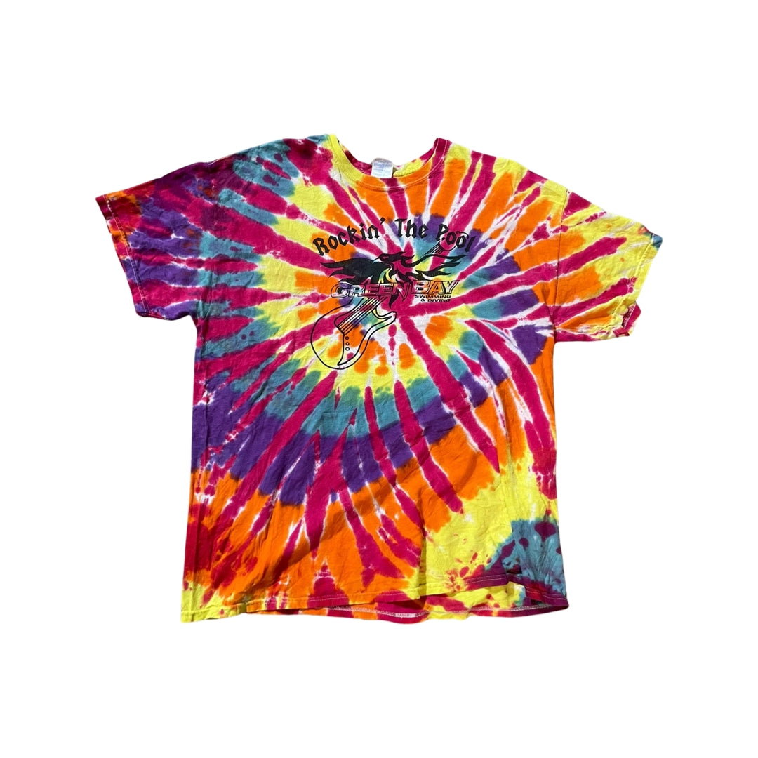 Packen Sie Tie-Dye-T-Shirts für einen Tag ein