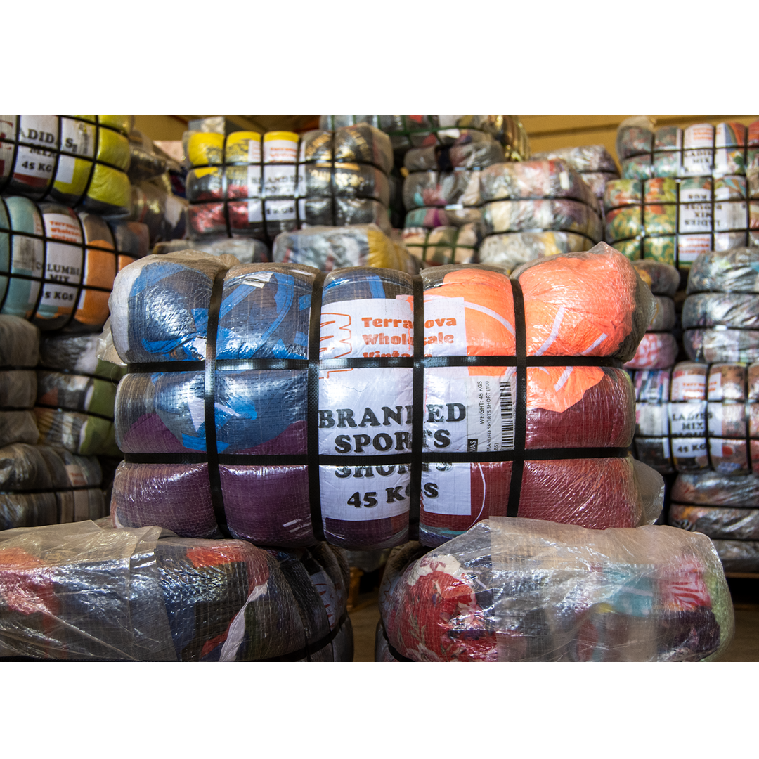 SPORTSHORTS MIT BALE-MARKE