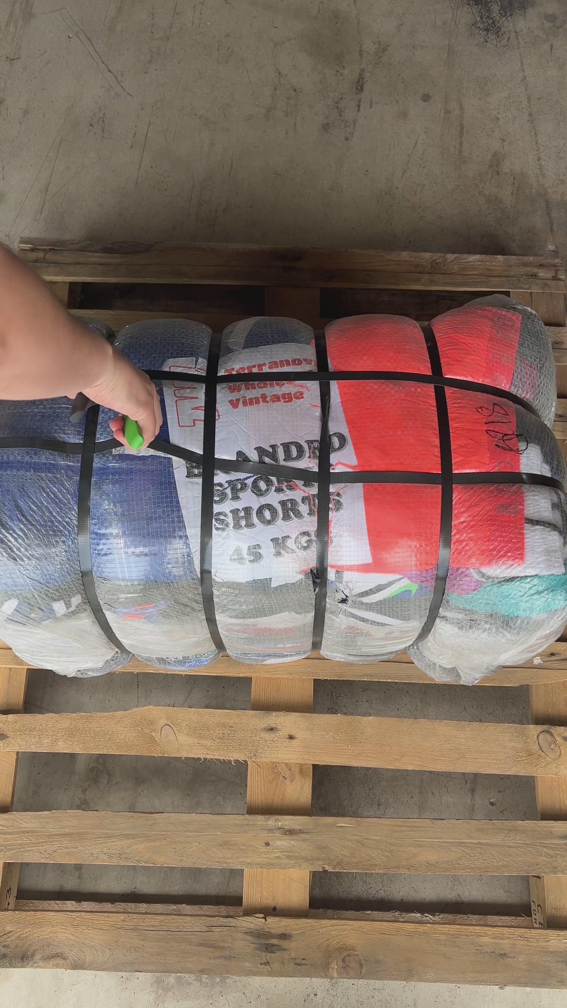 SPORTSHORTS MIT BALE-MARKE